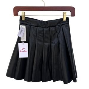 Sunday Best Aritzia Olive Black Faux Leather Pleated Mini Skirt Size 00 NWT